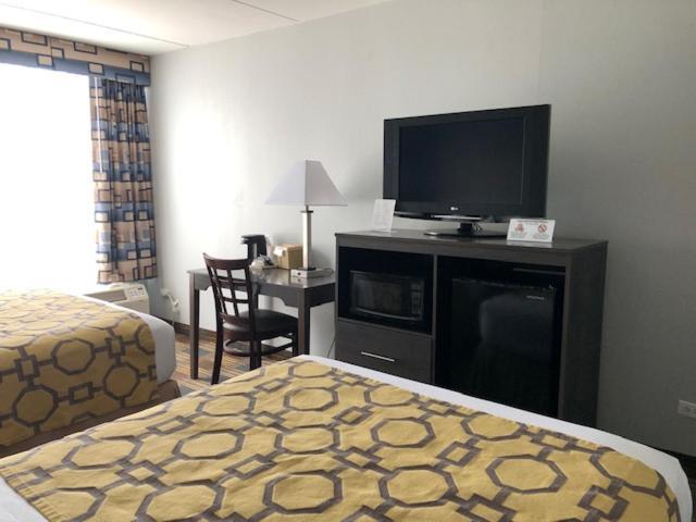 Baymont By Wyndham - Chicago - Addison - O'Hare Hotel Ngoại thất bức ảnh