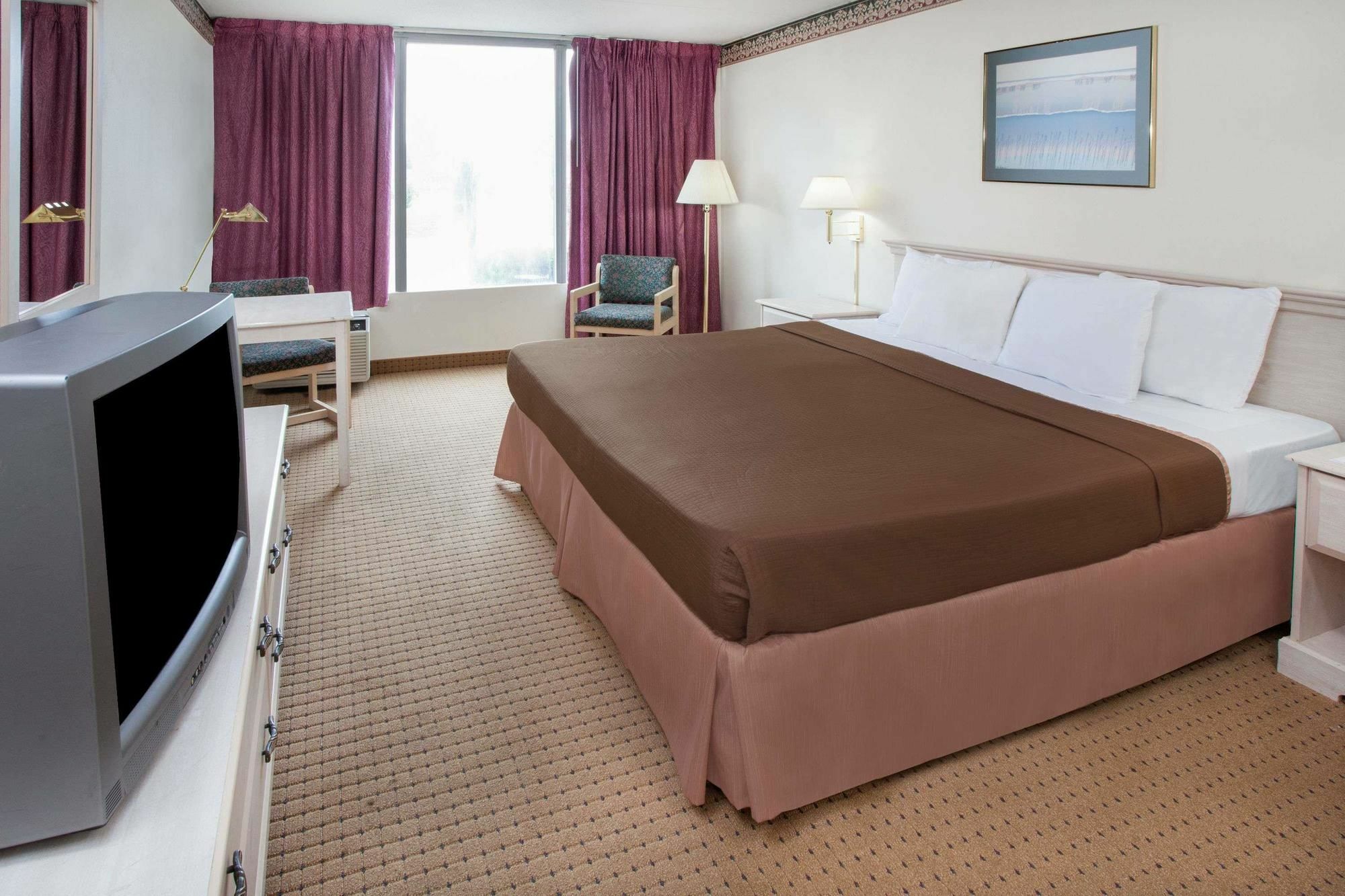 Baymont By Wyndham - Chicago - Addison - O'Hare Hotel Ngoại thất bức ảnh