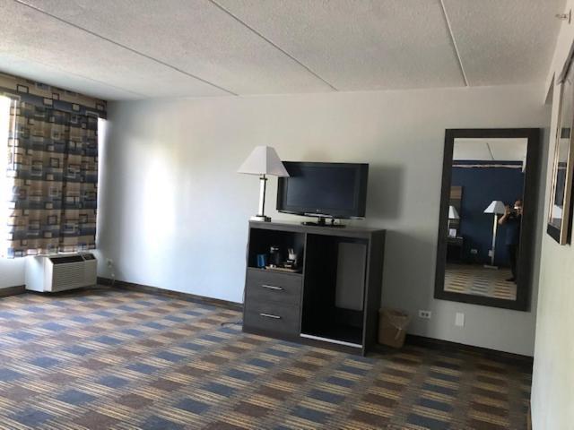 Baymont By Wyndham - Chicago - Addison - O'Hare Hotel Ngoại thất bức ảnh